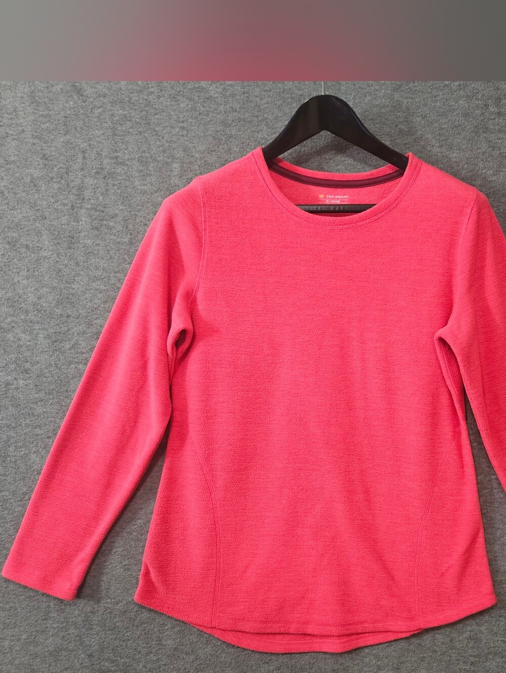 Tek Gear Long-Sleeve Crewneck Top - Bright Pink Women's Med Soft Fleece